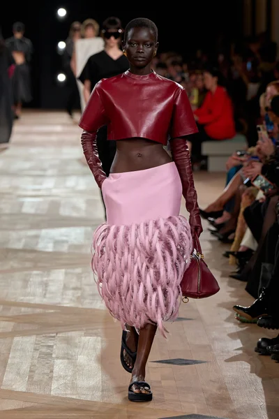 Look 13